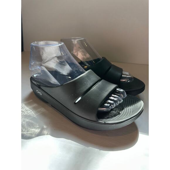 OOFOS slides - Picture 2 of 8